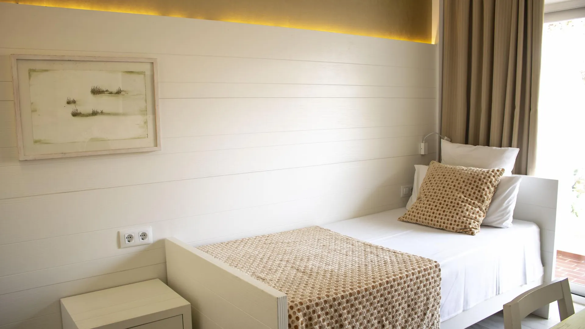 פורט דה פולנסה Hotel Illa D'Or & Club Apts 4* Sup  פורט דה פולנסה
