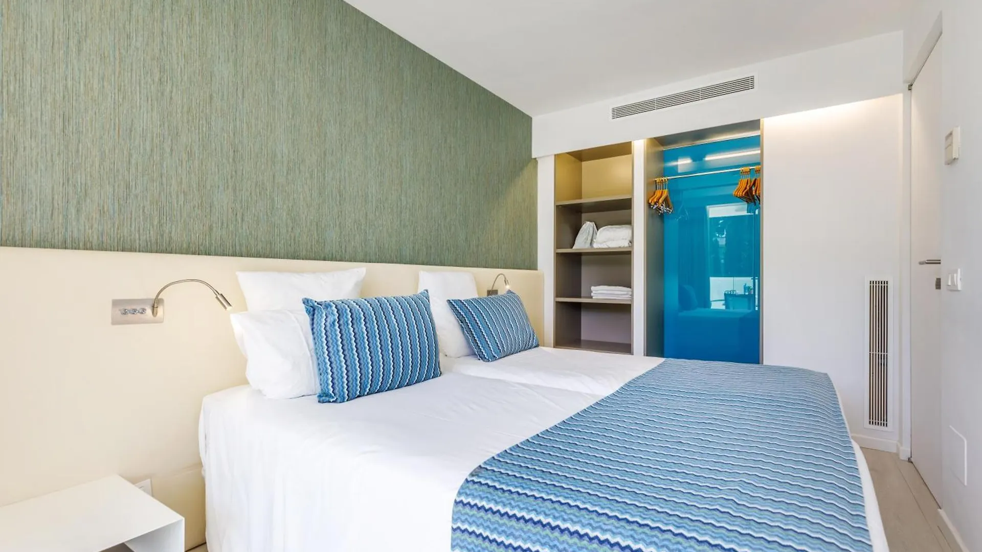 Hotel Illa D'Or & Club Apts 4* Sup Port de Pollenca Spain